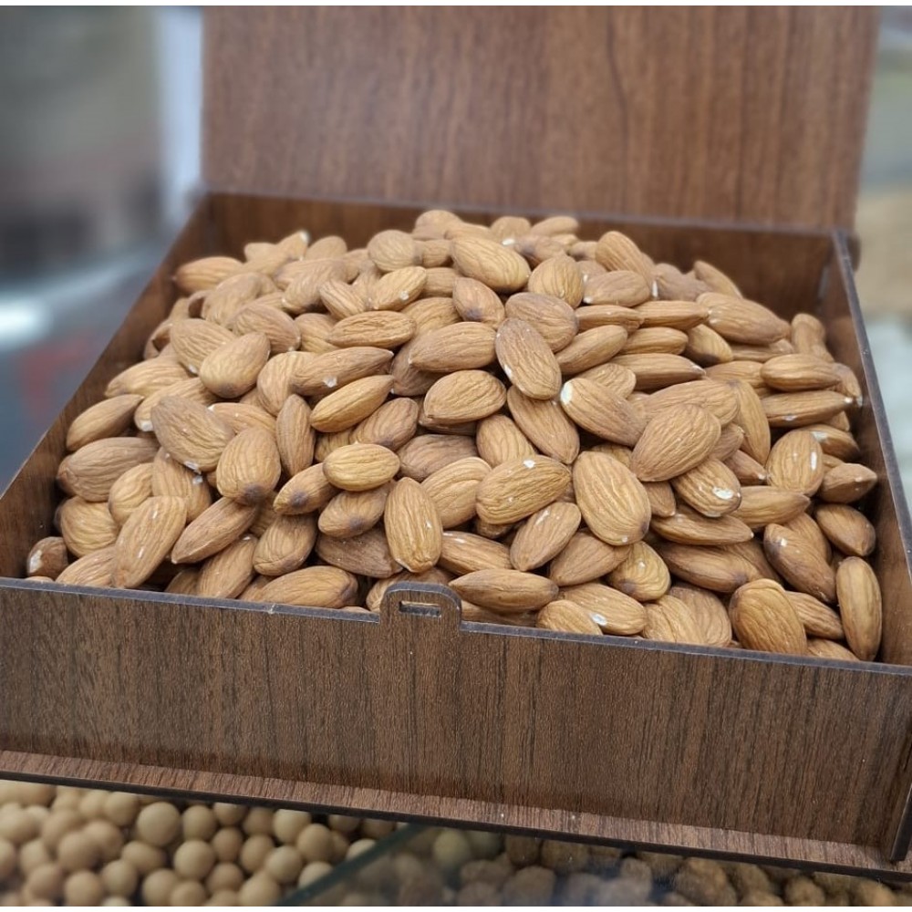 ÇİĞ BADEM ( BÜYÜKLÜK 18-20 KALİBRE EN BÜYÜK BOY )